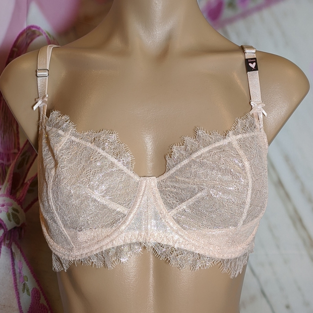 VS Dream Angel bra push-up w/o padding nwts Shine